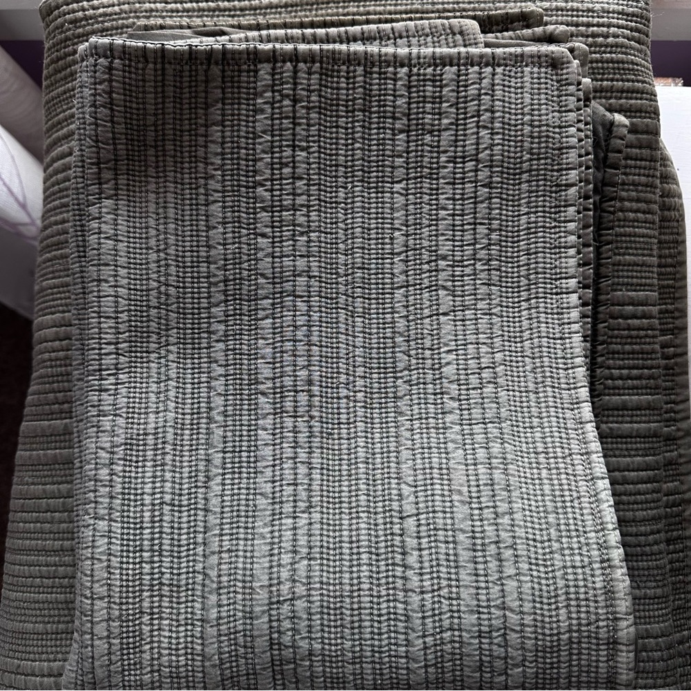 OLIVE GREEN Jennifer Adams — 3-Piece Quilt Set - Picture 4 of 7